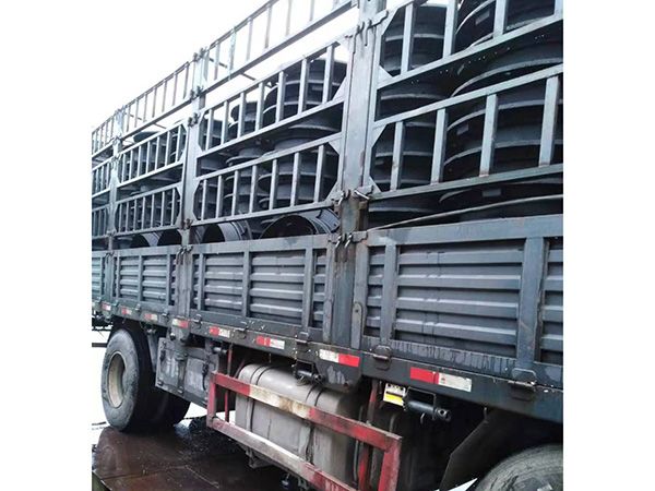 超強(qiáng)機(jī)械井蓋發(fā)貨案例